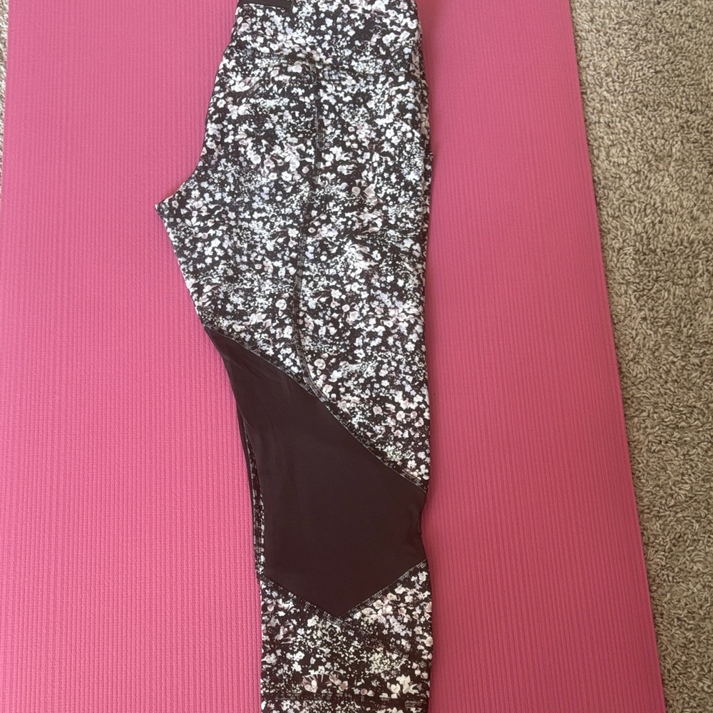 Lululemon Athletica Black and Gray Leggings